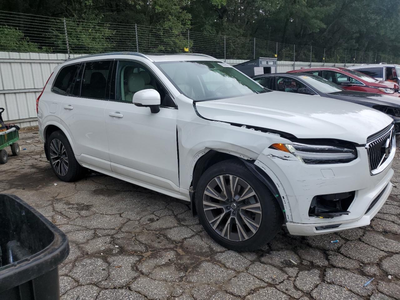 2022 Volvo XC90 T5 — авто из США, 74 000 км пробега, доставка в Минск